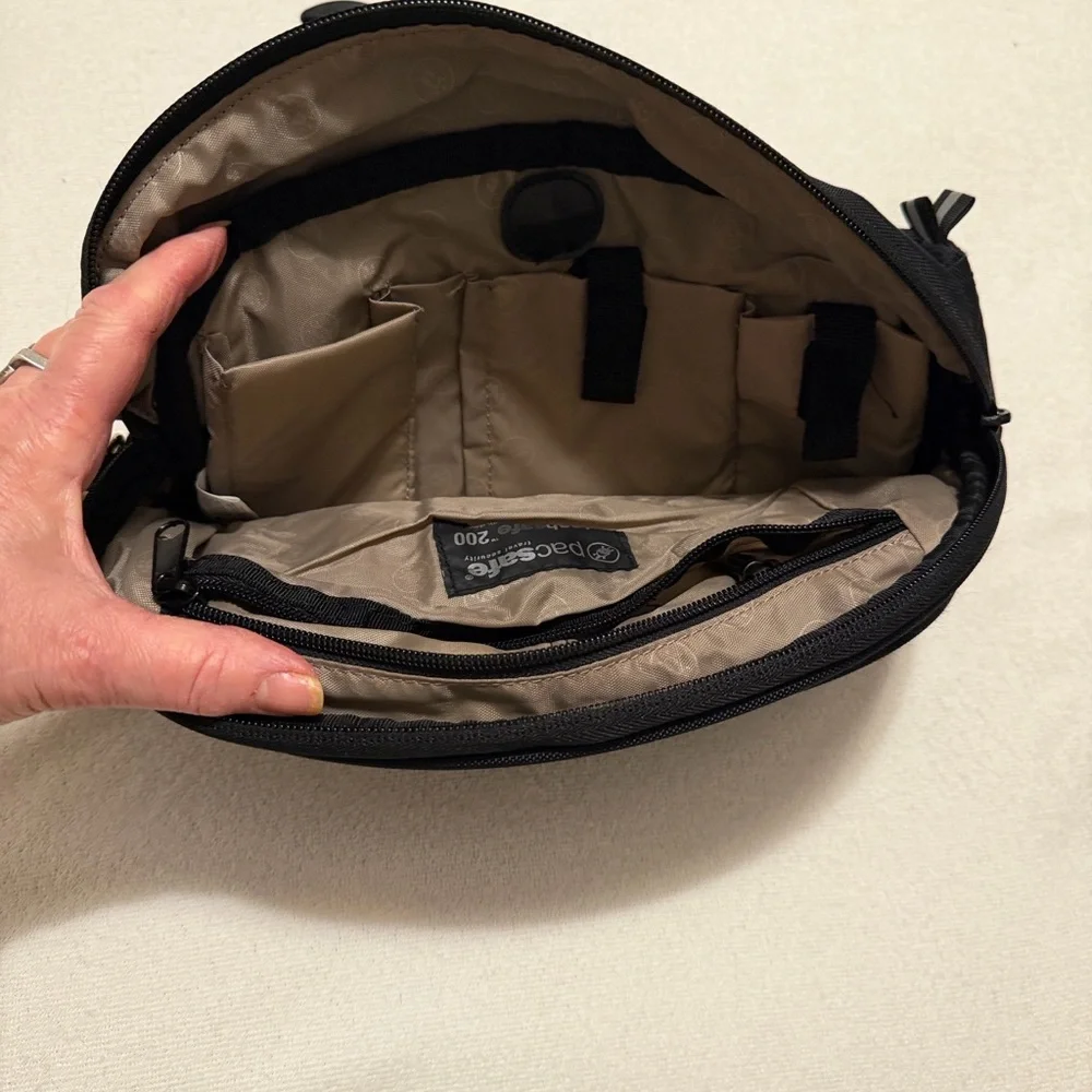 Pacsafe Travel security bag stash safe200